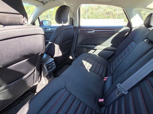 Used 2013 Ford Fusion SE image 15