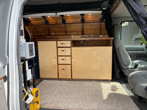 Used 2009 Ford E-350 and Econoline 350 Super Duty RWD image 10