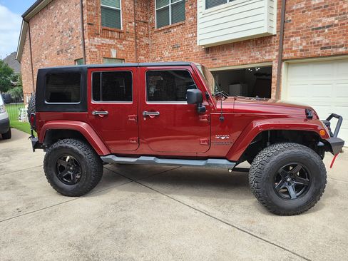 Used 2009 Jeep Wrangler Unlimited Sahara w/ Trailer Tow Group image 2