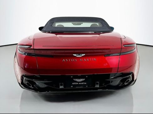 Used 2025 Aston Martin DB12 Convertible image 8