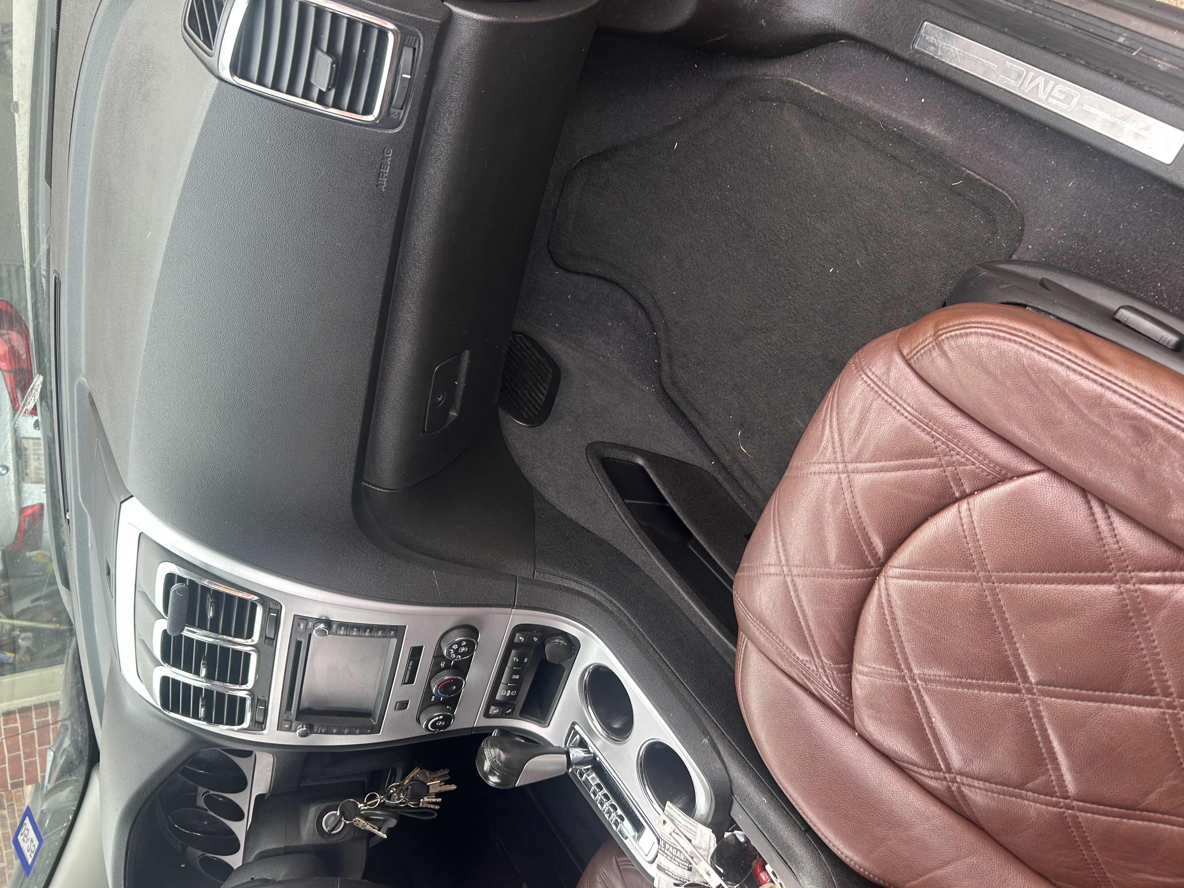 Used 2012 GMC Acadia SLE FWD image 10