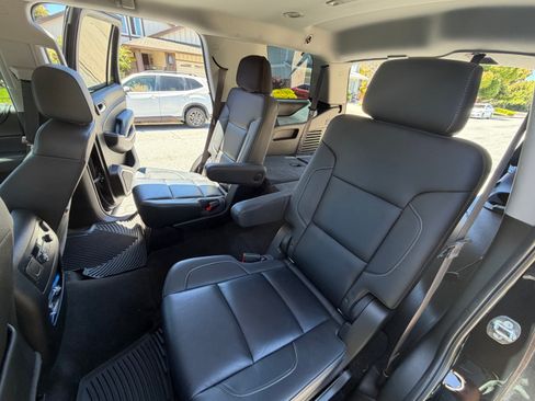 Used 2017 Chevrolet Tahoe LT w/ Luxury Package AWD/4WD image 6