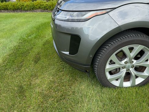 Used 2020 Land Rover Range Rover Evoque SE image 18