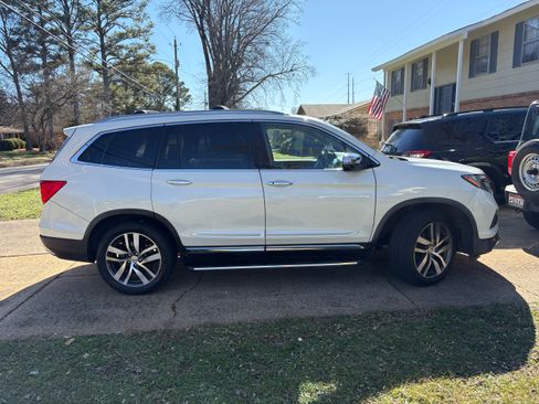 Used 2016 Honda Pilot Elite image 11