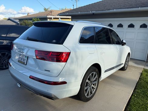 Used 2018 Audi Q7 3.0T Premium Plus w/ Premium Plus Package AWD/4WD image 2