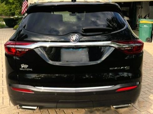 Used 2018 Buick Enclave Avenir w/ Avenir Technology Package AWD/4WD image 17