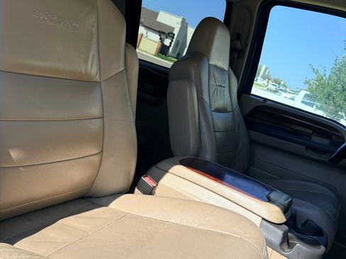 Used 2005 Ford F250 Lariat AWD/4WD image 6