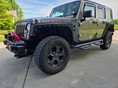Used 2017 Jeep Wrangler Unlimited Rubicon AWD/4WD image 6