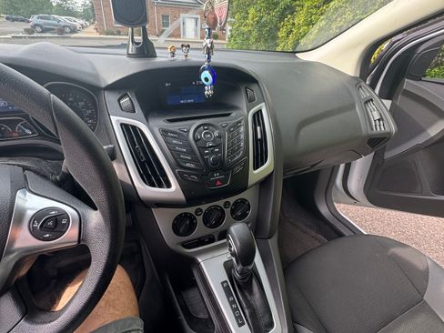 Used 2014 Ford Focus SE FWD image 13