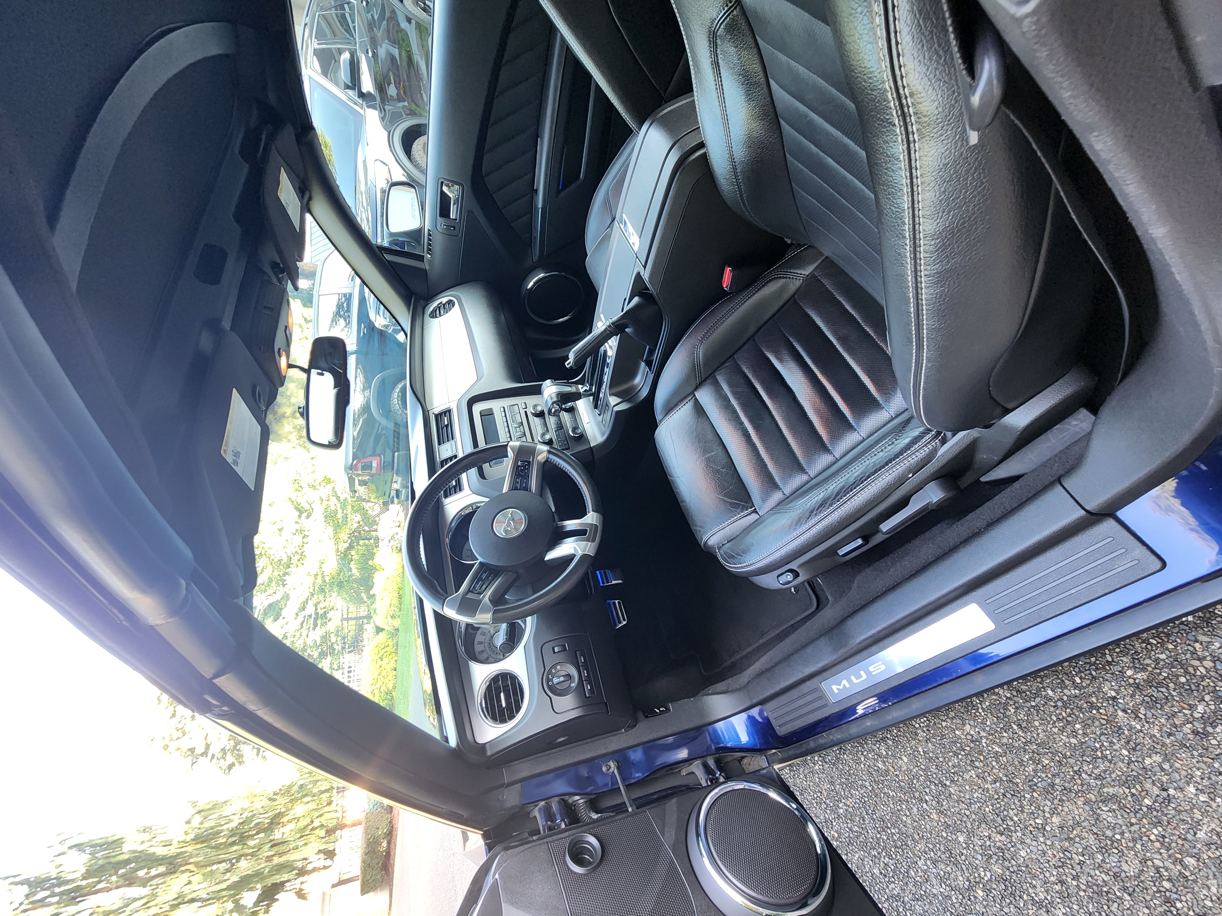 Used 2010 Ford Mustang GT RWD image 31