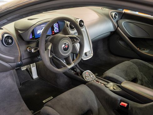 Used 2017 McLaren 570S Coupe image 17