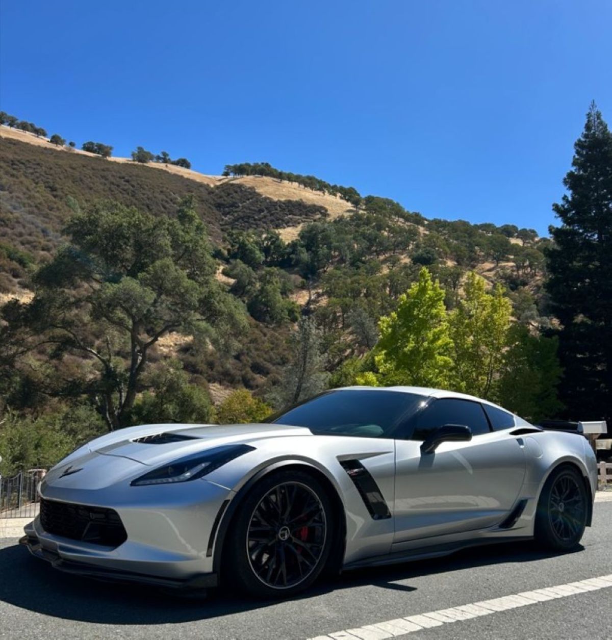 Used 2016 Chevrolet Corvette Z06 w/ 3LZ Preferred Equipment Group RWD image 4