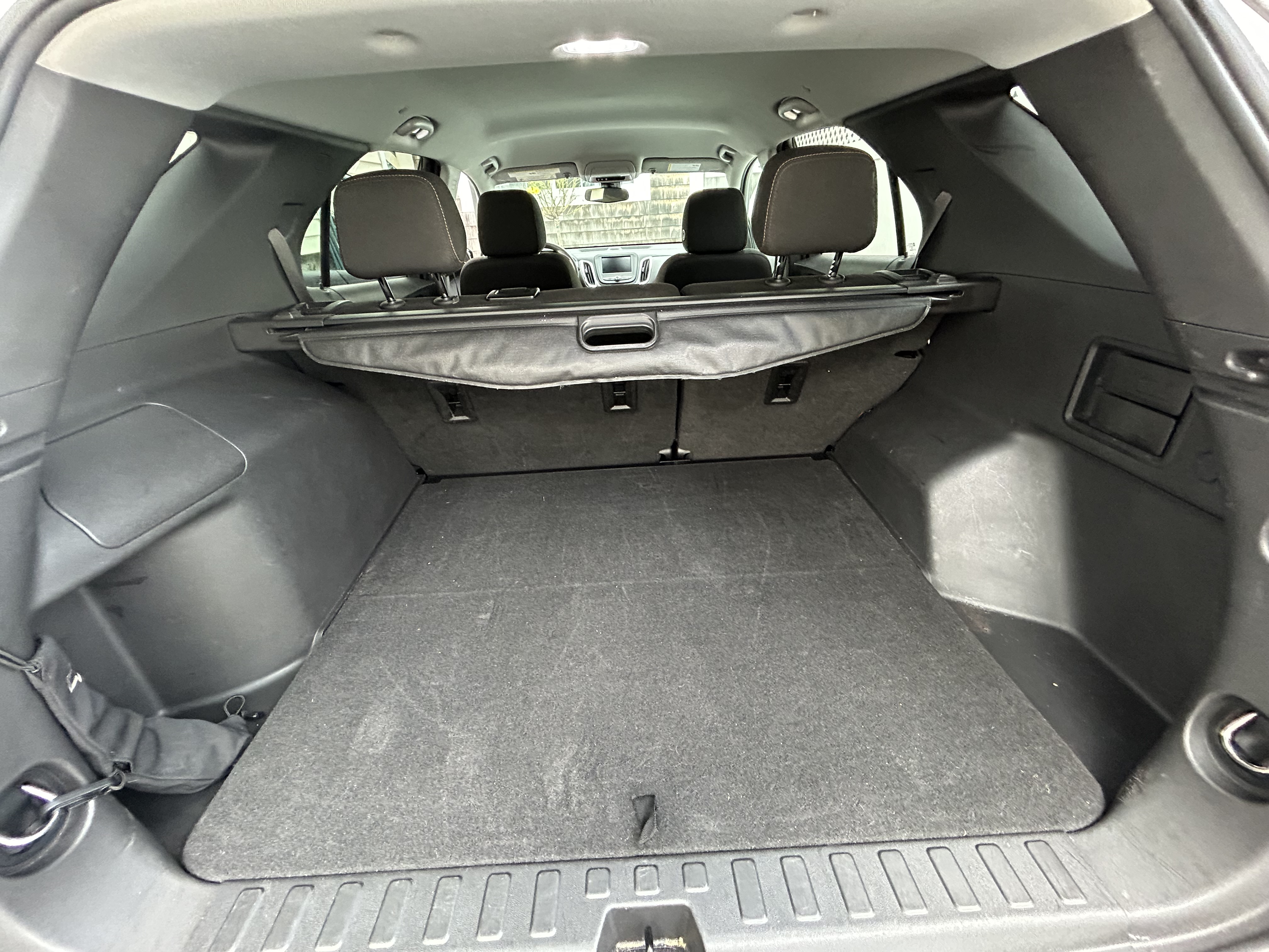 Used 2021 Chevrolet Equinox LT w/ LPO, Cargo Package AWD/4WD image 11