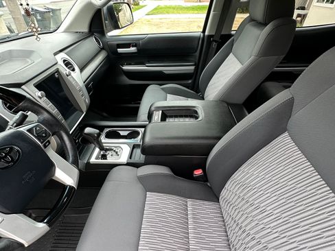 Used 2014 Toyota Tundra SR5 w/ SR5 Upgrade Package image 9