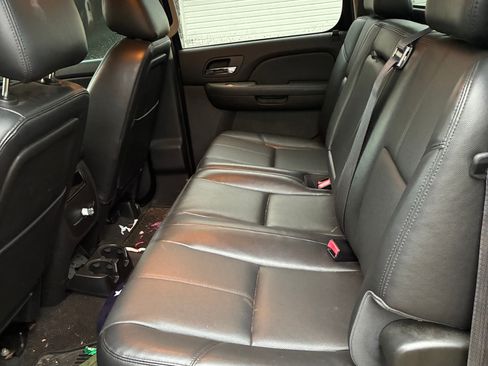 Used 2014 Chevrolet Silverado 2500 LTZ w/ LTZ Plus Package image 9