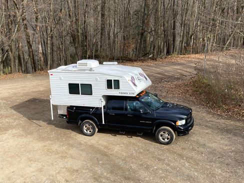 Used 2005 Dodge Ram 2500 Truck SLT w/ Sport Appearance Group image 2
