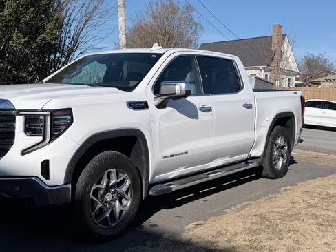 Used 2024 GMC Sierra 1500 SLT w/ SLT Premium Plus Package image 1