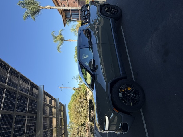 Used 2022 Rivian R1T Launch Edition AWD/4WD image 5