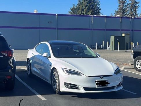 Used 2017 Tesla Model S 75D image 1