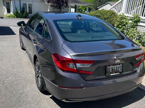 Used 2020 Honda Accord Touring image 4