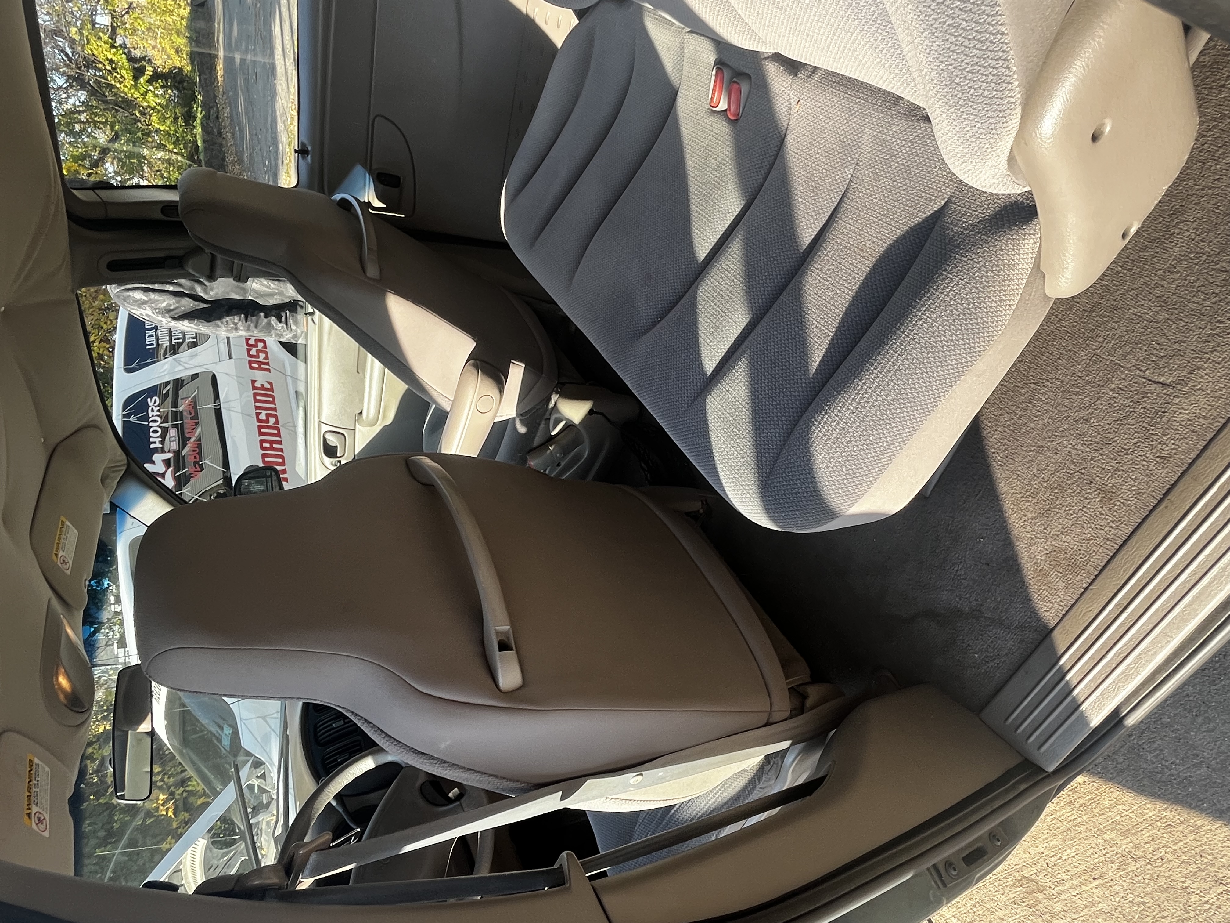 Used 2002 Dodge Caravan SE FWD image 4
