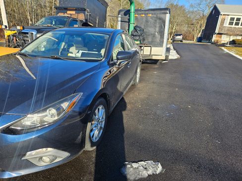 Used 2015 MAZDA MAZDA3 i Touring image 1