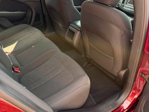 Used 2015 Chrysler 200 Limited FWD image 9
