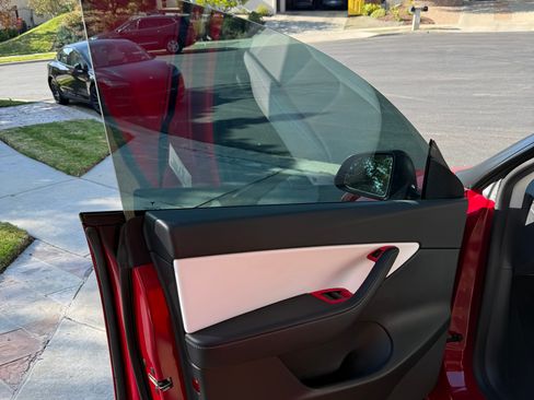 Used 2022 Tesla Model Y Performance image 12