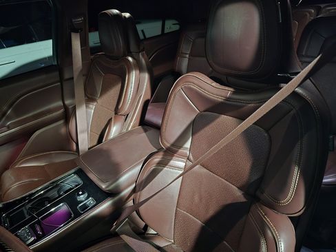 Used 2020 Lincoln Aviator Black Label Grand Touring w/ Class IV Trailer Tow Package image 13