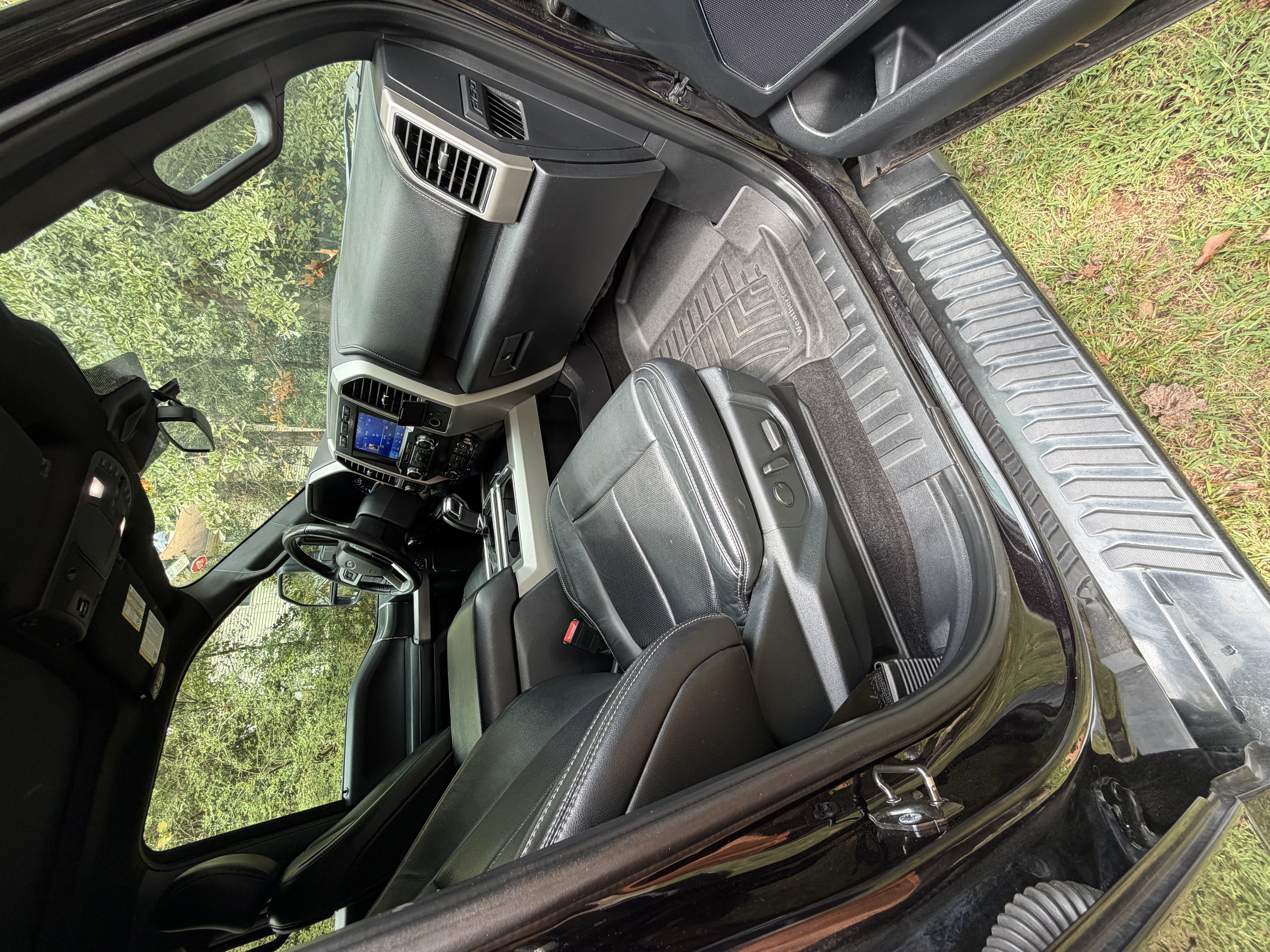 Used 2020 Ford F150 Lariat AWD/4WD image 9