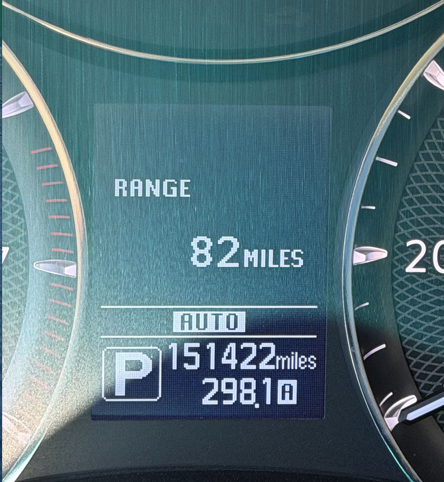Used 2015 INFINITI QX80 4WD w/ Deluxe Technology Package image 12