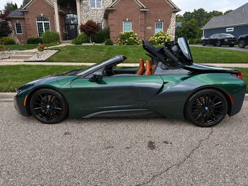 Used 2019 BMW i8 Roadster AWD/4WD image 5