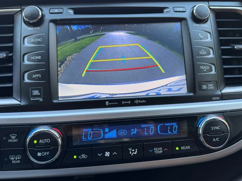 Used 2018 Toyota Highlander Limited image 18