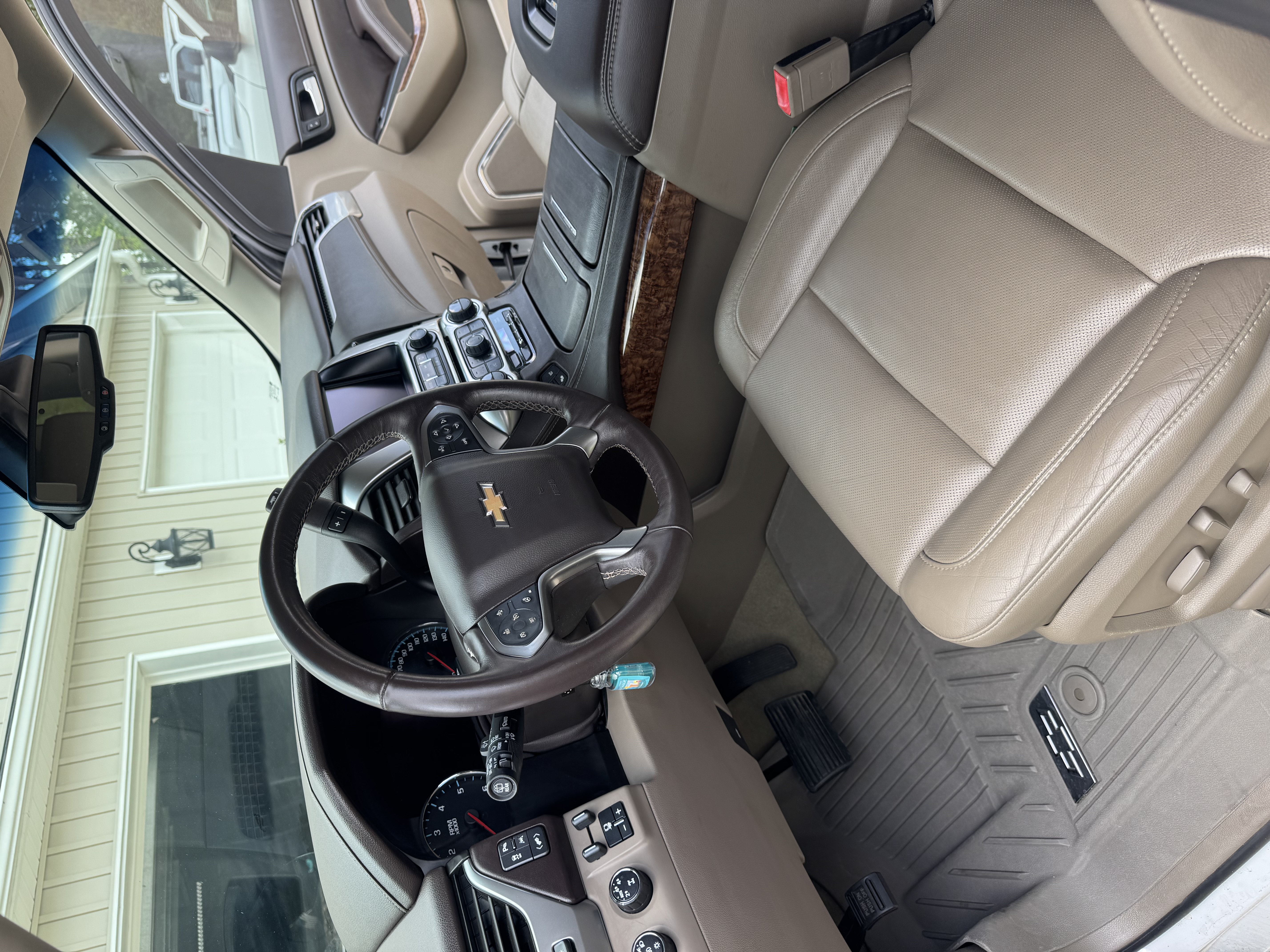 Used 2016 Chevrolet Tahoe LTZ AWD/4WD image 4