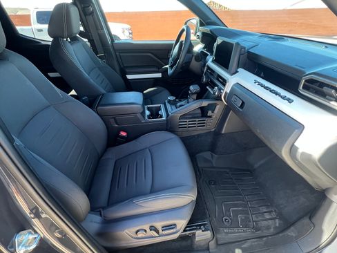 Used 2024 Toyota Tacoma TRD Off-Road image 13