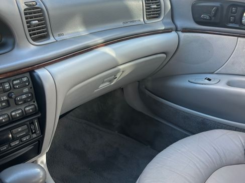 Used 1997 Lincoln Continental FWD image 8