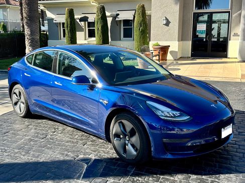 Used 2019 Tesla Model 3 Standard Range Plus image 8