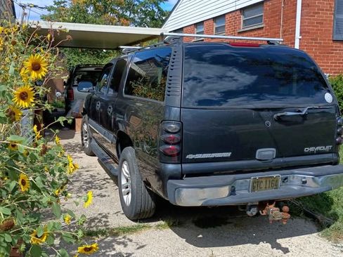Used 2003 Chevrolet Suburban LS image 13