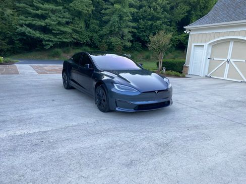 Used 2021 Tesla Model S Plaid image 2