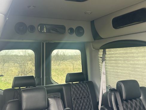 Used 2021 Mercedes-Benz Sprinter 2500 image 11