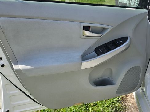 Used 2015 Toyota Prius Three image 15