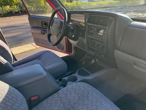 Used 1998 Jeep Cherokee Sport image 15