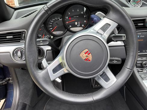 Used 2015 Porsche 911 Carrera 4 AWD/4WD image 6