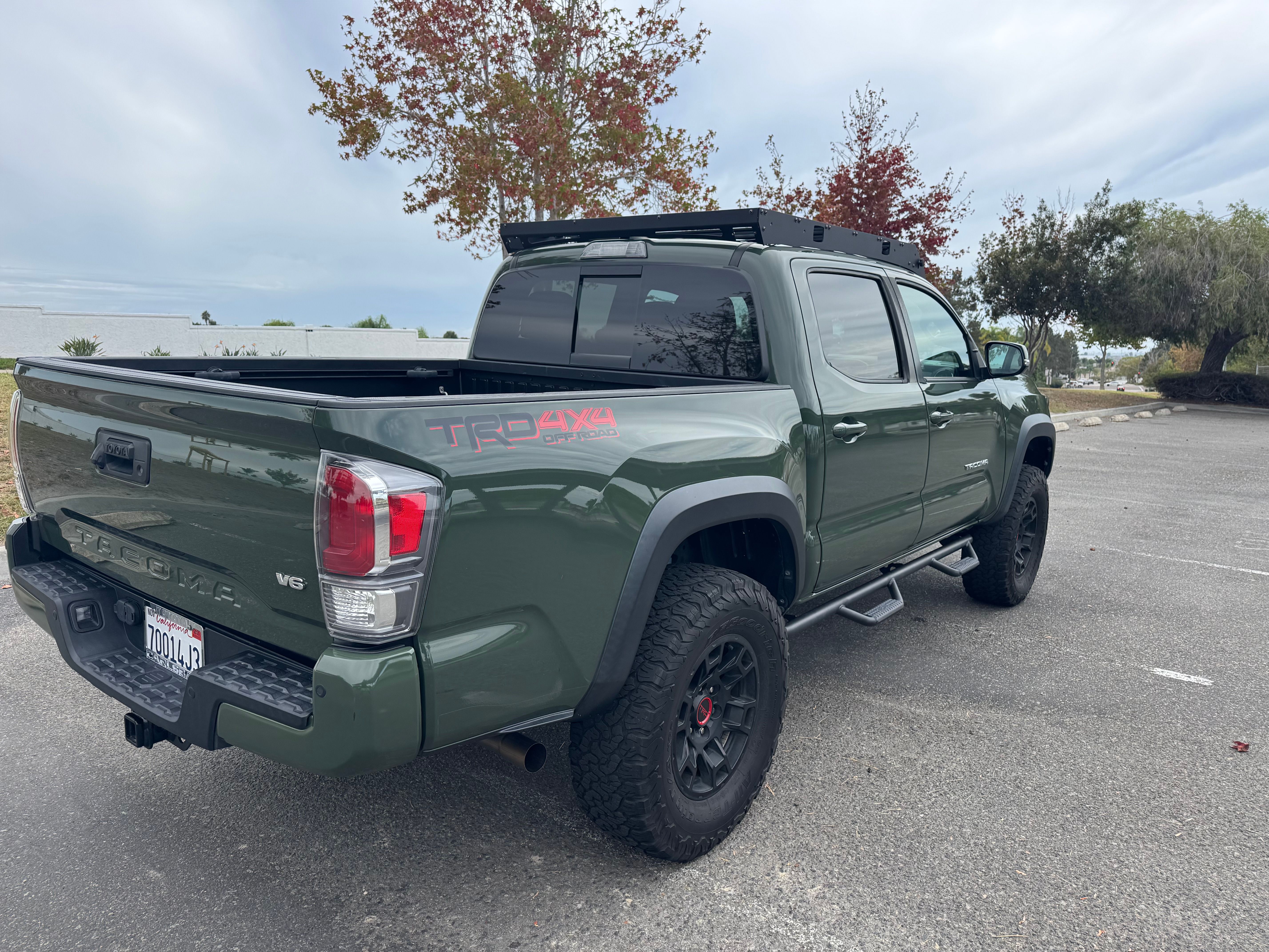 Used 2022 Toyota Tacoma TRD Off-Road w/ TRD Premium Off Road Package AWD/4WD image 12