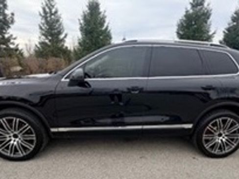 Used 2015 Volkswagen Touareg VR6 image 1