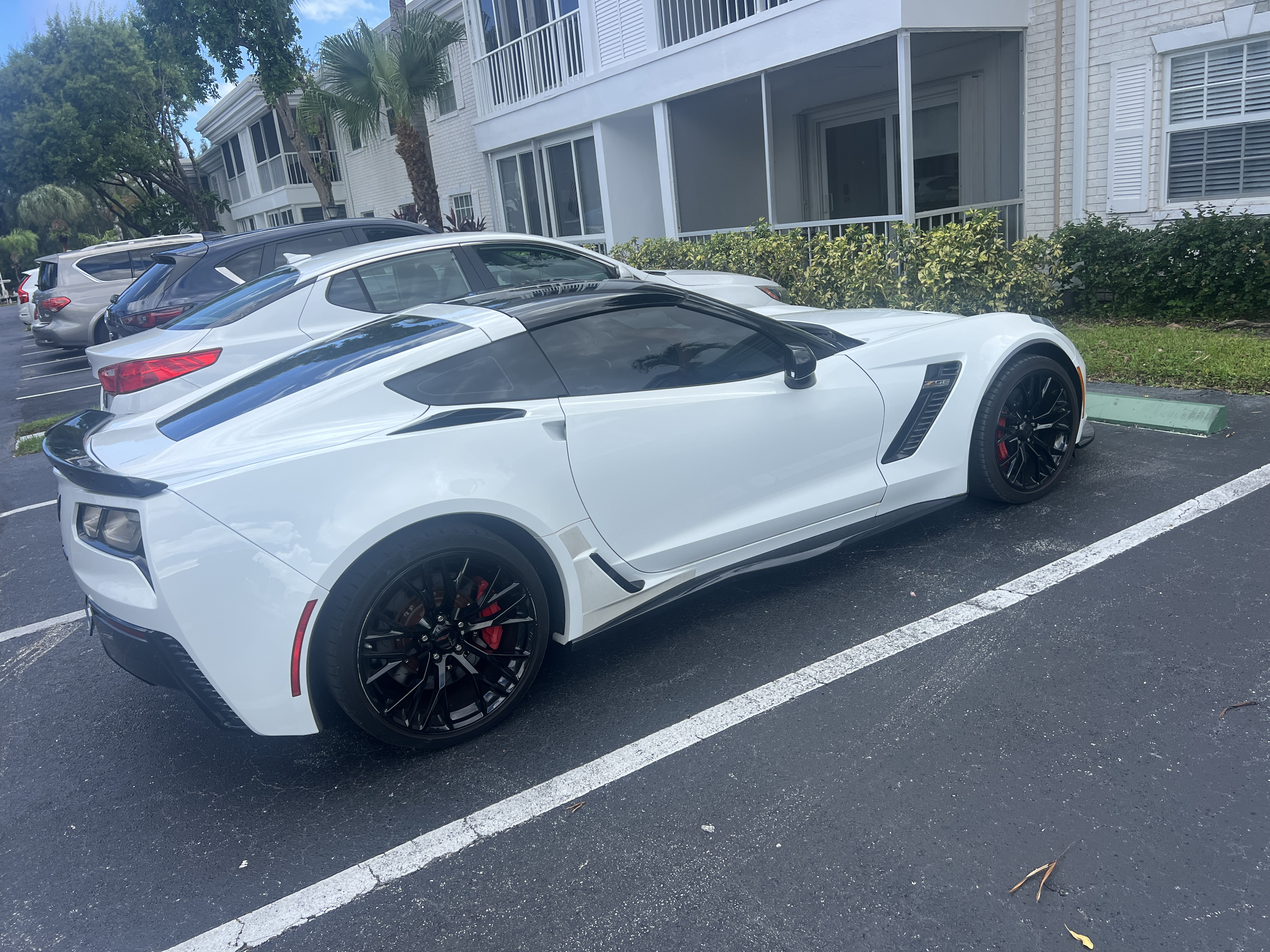 Used 2016 Chevrolet Corvette Z06 w/ 2LZ Preferred Equipment Group RWD image 9