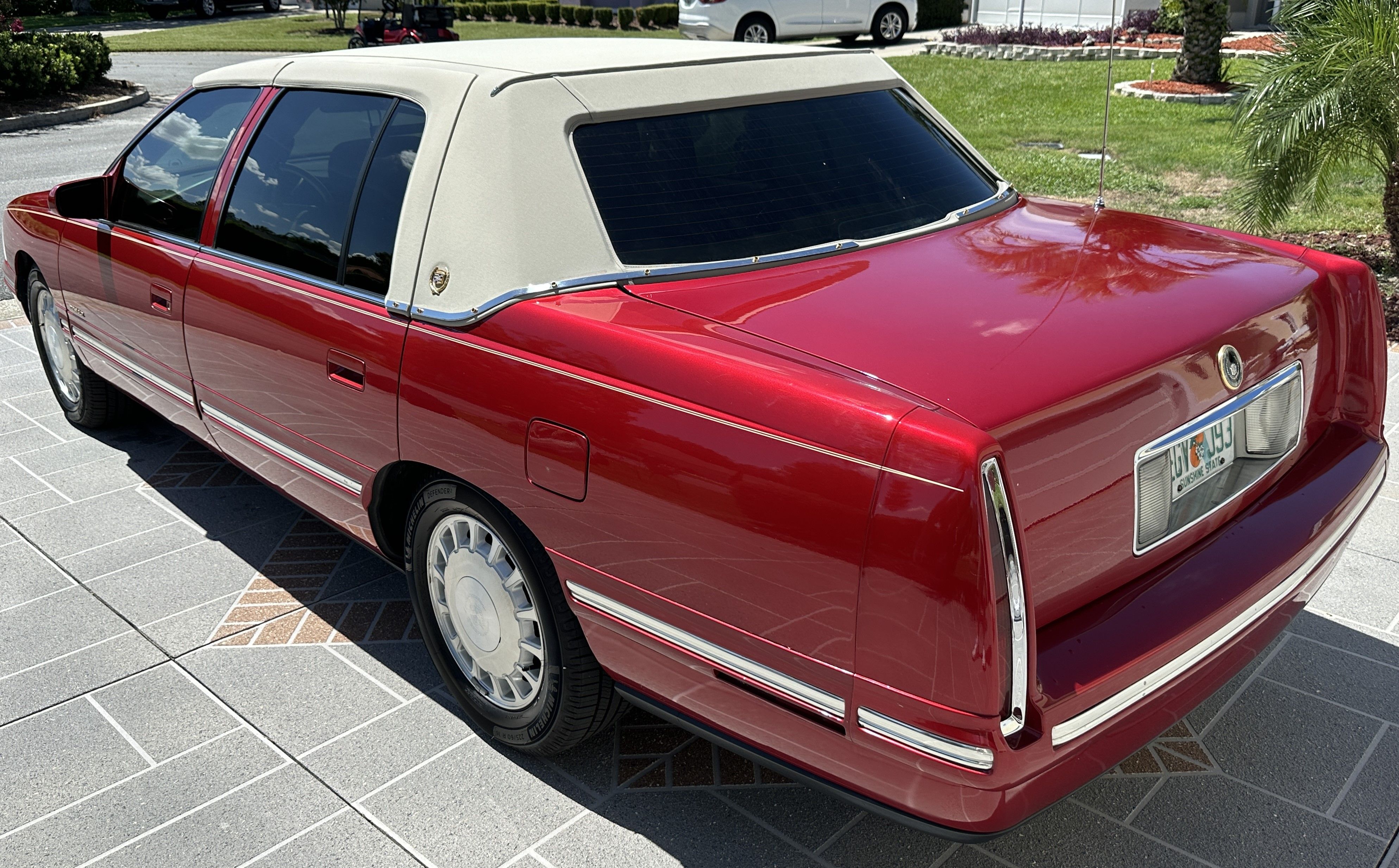 Used 1997 Cadillac De Ville Sedan FWD image 8