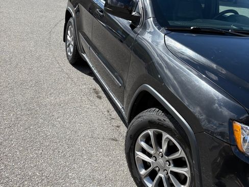 Used 2013 Jeep Grand Cherokee Laredo AWD/4WD image 2