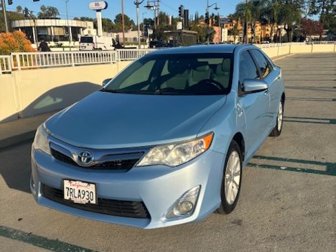 Used 2014 Toyota Camry XLE image 5