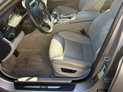 Used 2011 BMW 535i xDrive Sedan image 10